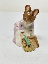 Beatrix Potter’s Hunca Munca Sweeping Mouse Figurine Beswick England 1977 picture