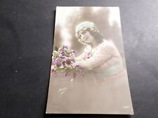 CPA Fantasy Woman With Bouquet Flowers, Suspicious, Frisa , Old Picture Postcard picture