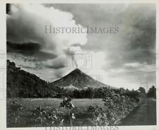 1938 Press Photo Mayon Volcano near the city of Legaspi, Philippine Islands. picture