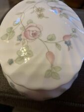 Vintage-Wedgwood Bone China Rosehip Trinket Box with Lid-Made in England 1992 picture