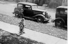 1930s-40s Automobiles Cars Vehicles Children Amateur Photo Snapshot Picture b/w  picture