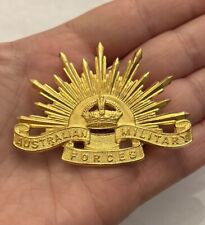 1950s MILITARY CAP BADGE RISING SUN AUSTRALIAN COMMONWEALTH MILITARY FORCES picture