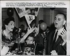 1960 Press Photo Sen Lyndon Johnson Speaks To Overflow Crowd During Homecoming picture