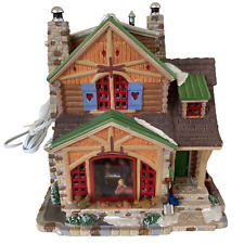 LEMAX Signature Cozy Cabin 2010 Lighted Christmas Village Building 05077 No Box picture