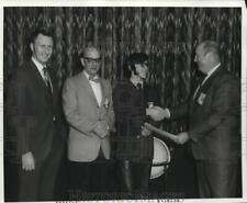1970 Press Photo Timithy J. Runkel accepts award. - noc28311 picture