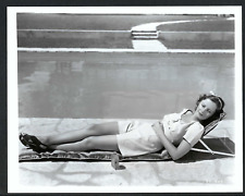 HOLLYWOOD BARBARA STANWYCK ACTRESS SEXY LEGS VINTAGE ORIGINAL PHOTO picture