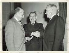 1953 Press Photo House speaker Joseph W. Martin Jr. greets new congressmen, DC picture