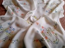  Pretty  Vintage Hand Embroidered  Tablecloth 82cms × 78cm Great Condition  picture