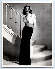 HEDY LAMARR STUNNING PORTRAIT STYLISH POSE 1940s Photo Hollywood Beauty 6.5x8.5
