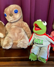 LOT of 2 VINTAGE ET 1982 & KERMIT FROG MU PLUSH STUFFED DOLLS never played with picture
