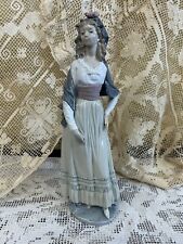 Lladro Goya Lady Porcelain Figurine / #5125  12 1/4