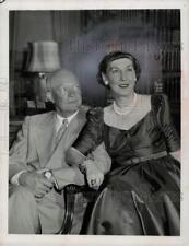 1952 Press Photo U.S. President Dwight Eisenhower and his wife Mamie - kfa04337 picture