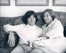 1977 Press Photo Oscar Emmy Winning Actress Cloris Leachman & Son George picture