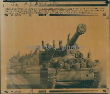 1991 US 155mm Self-Propelled Howitzers Towards Kuwait Border Original Laserphoto picture