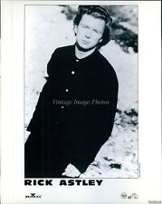 Vintage Rick Astley English Singer Songwriter Bmg Rca Musician 8X10 Press Photo picture