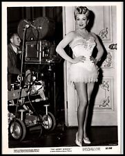 Hollywood Beauty LANA TURNER CHEESECAKE PORTRAIT MERRY WIDOW 1952 ORIG Photo 104 picture