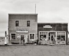 1937 CONOCO SERVICE STATION Photo  (225-C) picture