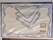 VINTAGE IMPERIAL BLUE WHITE LINEN EMBROIDERED SCALLOPED PLACEMATS & NAPKINS 8 pc picture