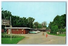 c1950's Butler's Redwood Motel Cars Mankato Minnesota MN Vintage Postcard picture
