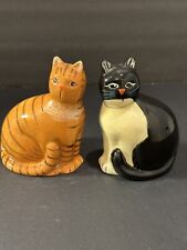 2004 Linda Spivey 4” Tall Ceramic Kitty Cat Salt and Pepper Shakers  picture
