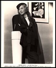 Hollywood Beauty GERTRUDE MICHAEL STUNNING PORTRAIT 1930s STYLISH POSE Photo 668 picture