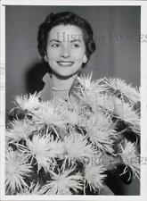 1954 Press Photo Miss American Lee Ann Meriwether with Chrysanthemum Flowers picture