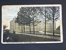 Postcard BENTON HARBOR HIGH SCHOOL, BENTON HARBOR, MICHIGAN R56 picture