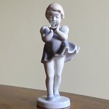 Vintage Metzler & Orloff Porcelain Girl in the Wind Figurine Germany / Read picture