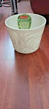 nos Vintage rubbermaid white Flower Pot #3196  6 Inches. fast   picture
