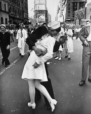 8x10 photo VJ Day Kiss in Times Square, New York City 1945. picture