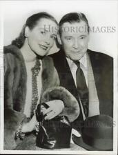 1955 Press Photo Actress Boots Mallory With Husband Actor Herbert Marshall picture