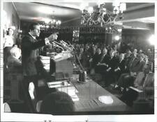 LARGE 1977 Press Photo Alex R. Smith Addressing Democratic Party Senator Campaig picture