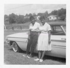 Vintage FOUND BLACK AND WHITE FAMILY PHOTO Snapshot ORIGINAL 44 LA 81 P picture