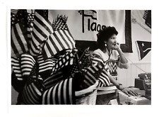 1991 Seattle Washington All The King's Flags Store American Flag VTG Press Photo picture