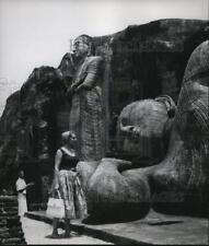 1958 Press Photo Colossal statues of Buddha carved from rock on Gal Vihare picture