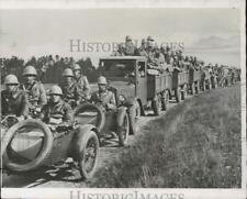 1928 Press Photo Swedish Army regiment goes to the Fortress of Karlsborg, Sweden picture