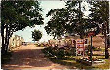 Postcard - Northland Beach Cabins - East Tawas, Michigan - circa 1960s (Q25) picture