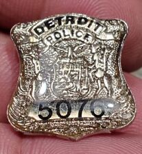 Vintage Obsolete Detroit Michigan Police Pin Badge #5076 picture
