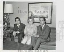 1967 Press Photo Mrs. Jorge Bird poses with Augustin and Jorge Jr. at home picture