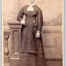 c1870s York, PA Lovely Tall Woman Crown Cute CdV Photo Card Jeffres & Pentz H28 picture