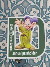 Disney passholder Magnet From Snow White Dopey  picture