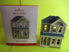 2013 Hallmark Stately Victorian 30th Nostalgic Houses and Shops New but SDB picture