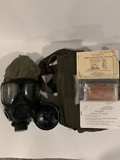 USGI Military M40 Gas Mask with Carry Bag Pre-Owned Size Medium picture