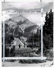 1959 Press Photo Mountains & road in Banff, Canada - pix33378 picture
