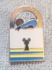 Disney Lock Donald Duck Disney Trading Pin Limited Release  picture