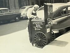 Vintage Photo Old Car Locksmith Street View Classic Automobile Occupational 1950 picture