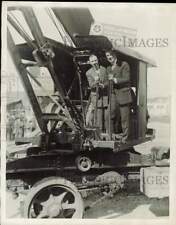1926 Press Photo Mayor George Cryer and Frank Barham break ground in Los Angeles picture