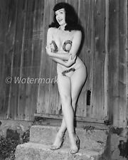 8X10 PUBLICITY PHOTO - BETTIE PAGE PIN UP VINTAGE  - 1950s Actress Model picture