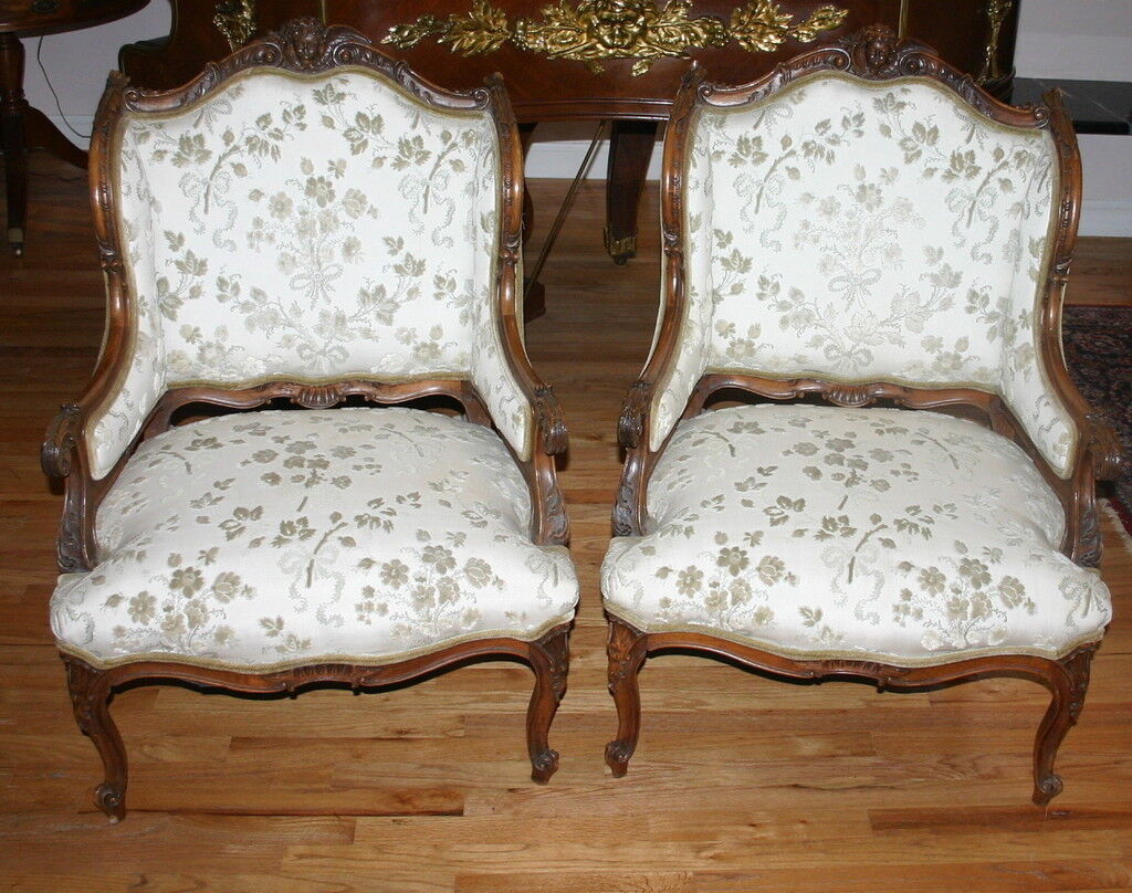 Important 1800 Circa  Italian Pair Walnut Arm Chairs With Cherubs Figurine 