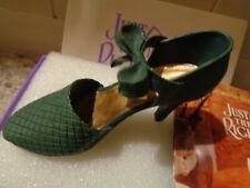 JUST THE RIGHT SHOE - BY RAINE WILLITTS - SUMPTUOUS QUILT- #25013 - NICE SHOE picture
